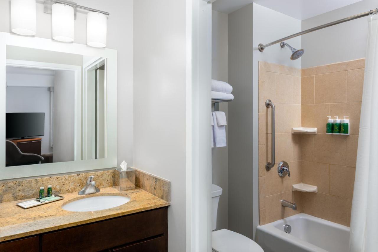 Towneplace Suites Buffalo Airport Чіктоваґа Екстер'єр фото