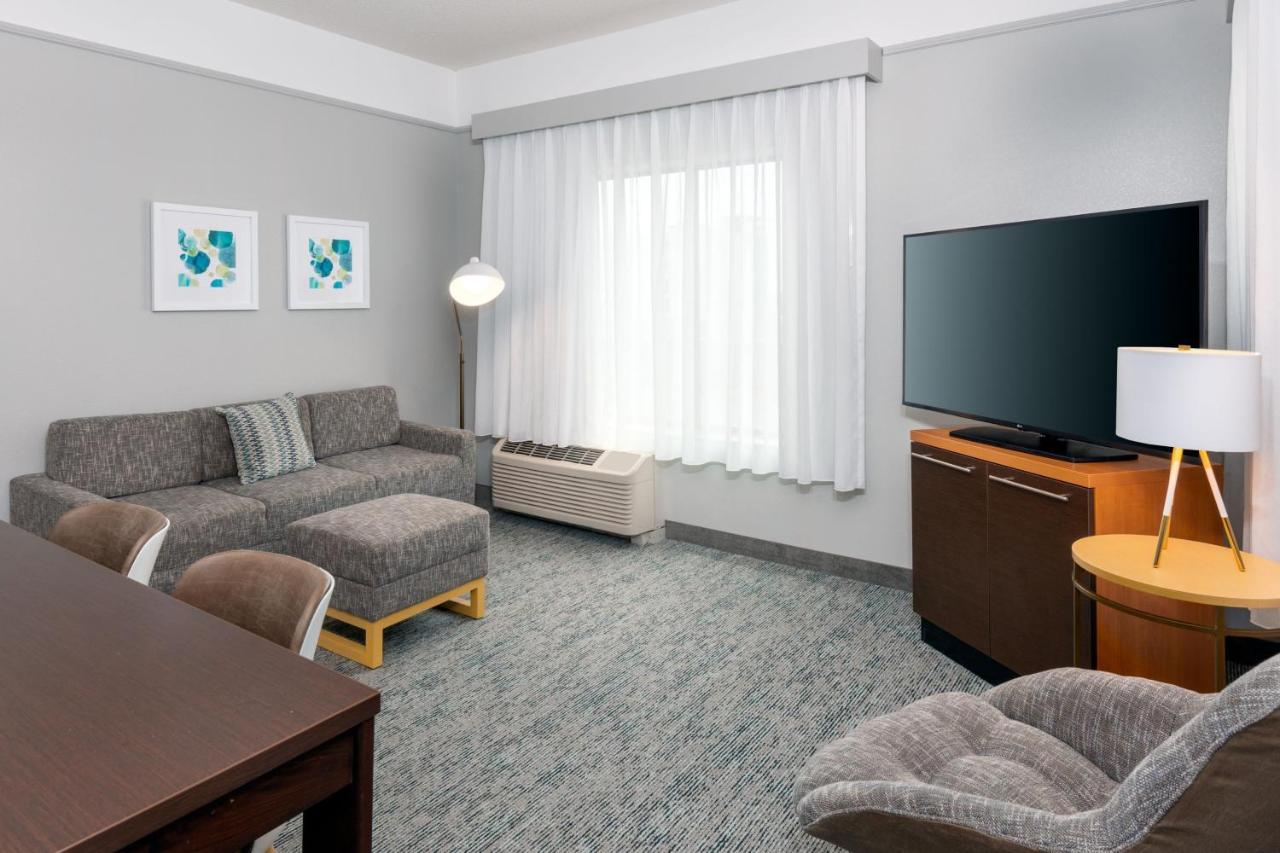 Towneplace Suites Buffalo Airport Чіктоваґа Екстер'єр фото