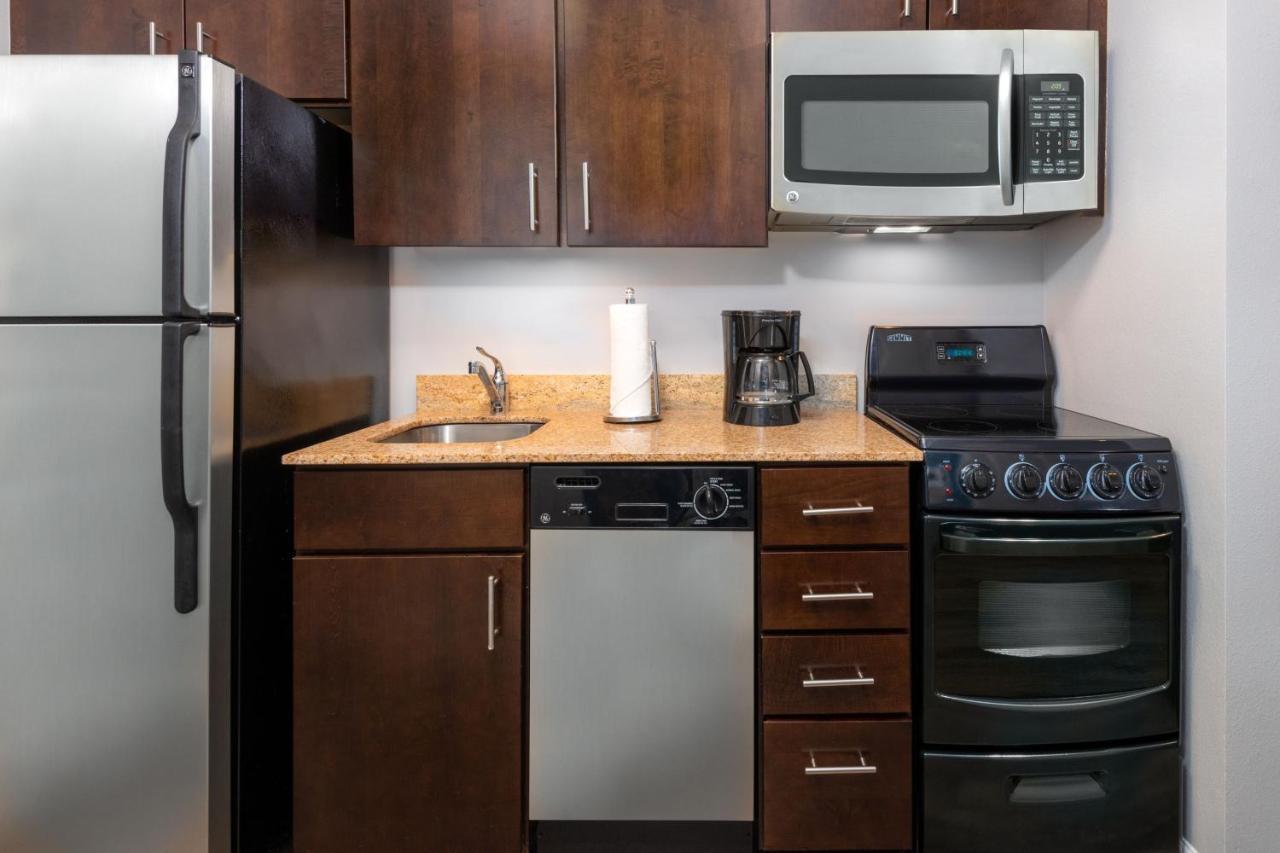 Towneplace Suites Buffalo Airport Чіктоваґа Екстер'єр фото
