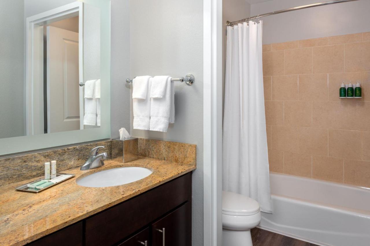 Towneplace Suites Buffalo Airport Чіктоваґа Екстер'єр фото